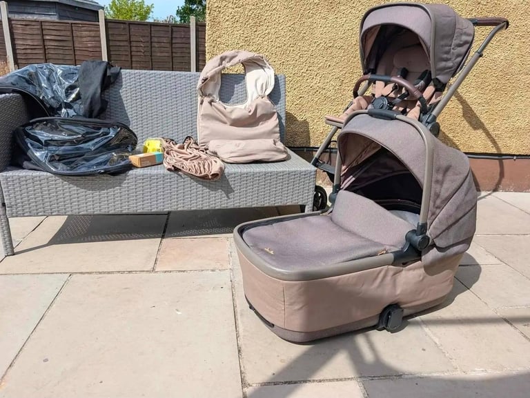 Silver Cross Reef Pram Bundle