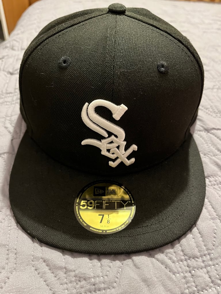 image for New Era black hat size 7 1/8 Brand New