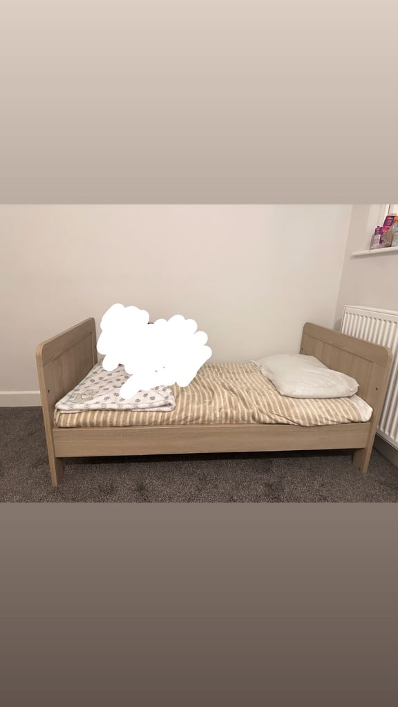 Mamas and papas atlas cotbed  