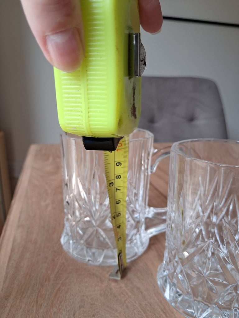 2 x glass tankards