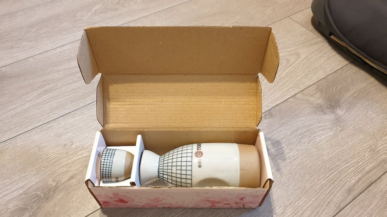 image for Sake bottle &cup set Eat Tokyo 