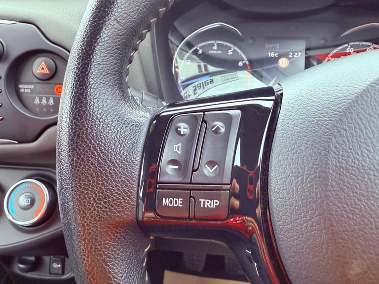 TOYOTA YARIS 1.5 VVT-i Icon Tech 2018