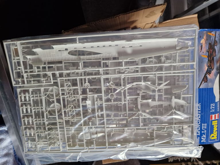 REVELL LANCASTER MODEL