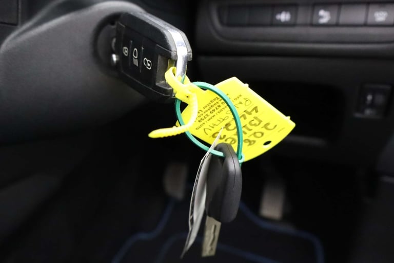 2019 Peugeot 208 1.2 208 Signature PureTech S/S 5dr Hatchback Petrol Manual