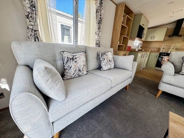 Stunning 13ft Wide Villa For Sale - 11.5 Month Season Suffolk near the Beach