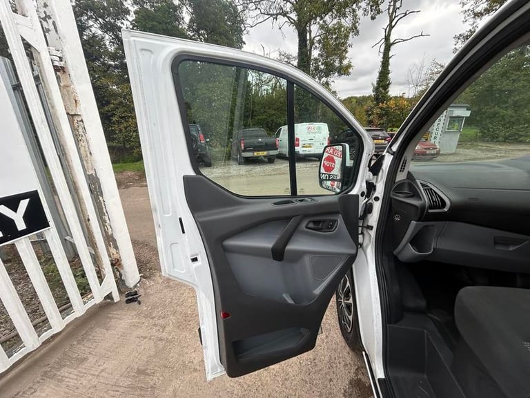 2018 Ford Transit Custom 2.0 TDCi 105ps Low Roof Van PANEL VAN DIESEL Manual