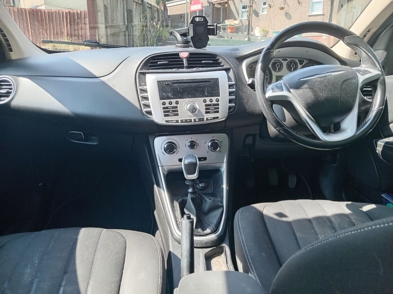 Chrysler, DELTA, Hatchback, 2012, Manual, 1368 (cc), 5 doors