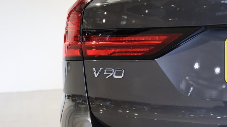 2021 Volvo V90 Cross Country B5 (P) AWD (Lounge &amp; Climate Pack, Sunroof, 360 Camera, Pilot As...