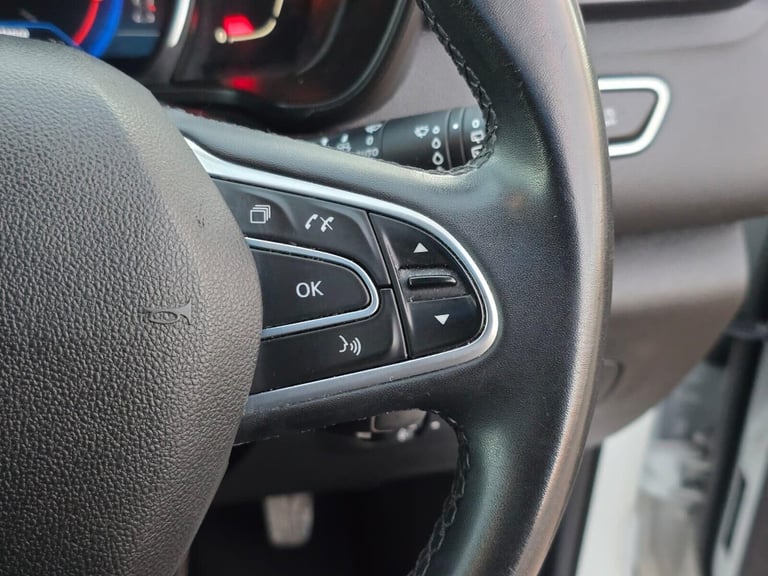 2019 Renault Kadjar 1.3 TCe Iconic SUV 5dr Petrol EDC Euro 6 (s/s) (140 ps) SUV Petrol Automatic