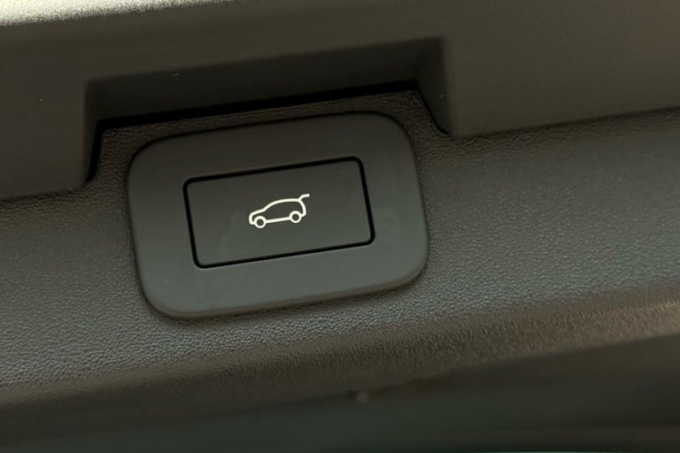 2025 Land Rover Discovery 3.0 D350 MHEV Dynamic HSE Auto 4WD Euro 6 (s/s) 5dr SUV Diesel Automatic