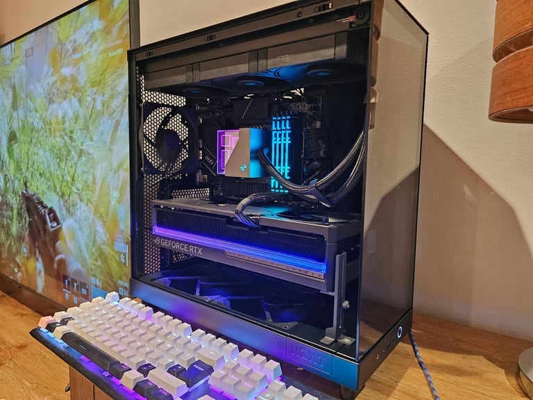 HIGH END GAMING PC RTX 5080 16GB / Intel Core i7-13700k / 32GB DDR4 3600MHz / 1TB NVMe M.2