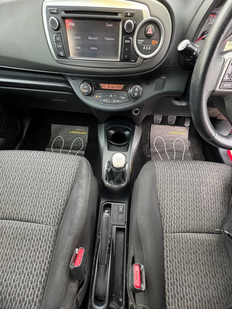 2014 Toyota Yaris 1.33 VVT-i Icon+ 5dr HATCHBACK Petrol Manual