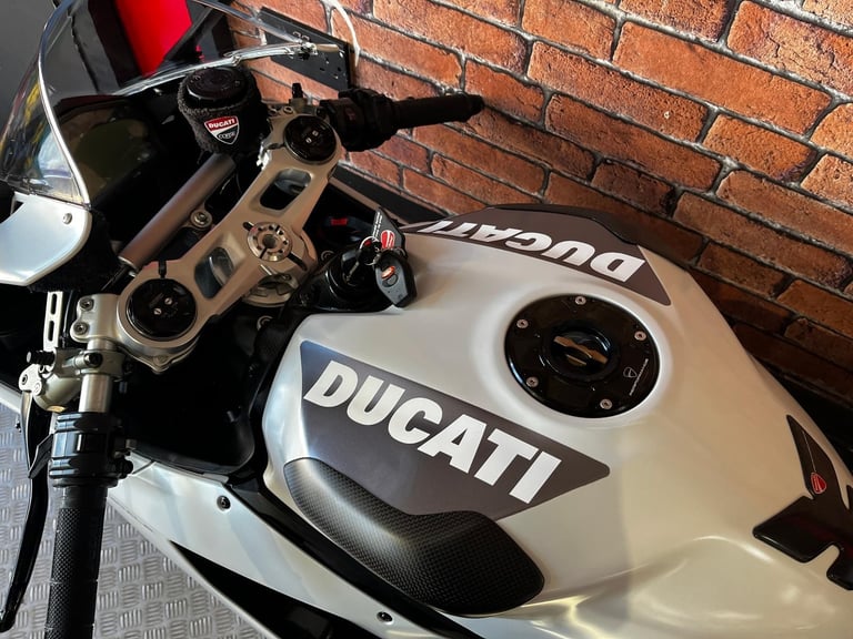 2014 Ducati 899 Panigale dynamag wheels nitron suspension 
