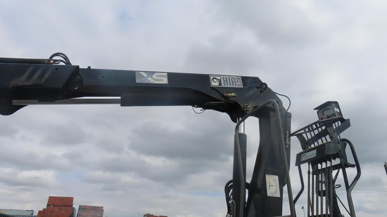2006 DAF TRUCKS FA LF55.220 DAF 24 VALVE ENG HIAB 122B-1CL CRANE MANUAL GEARBOX 