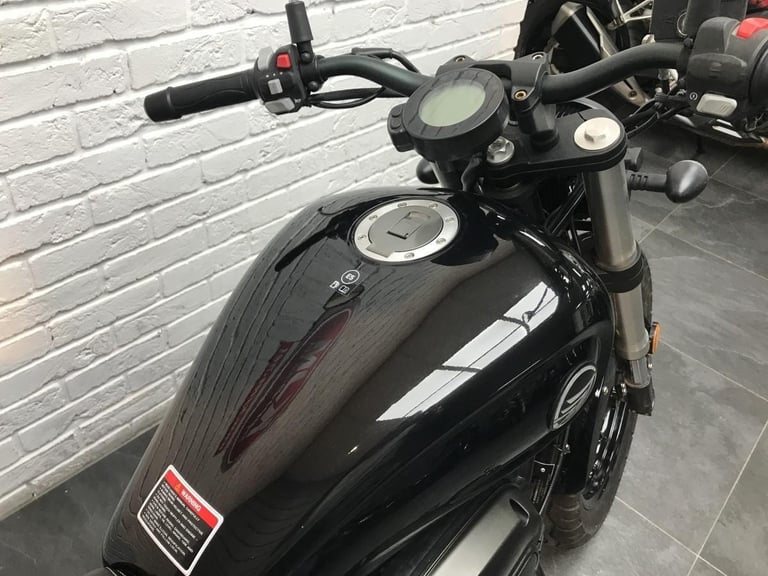 KEEWAY RKV 125 C, 2024/73, 1336 MILE IN BLACK - LEARNER LEGAL