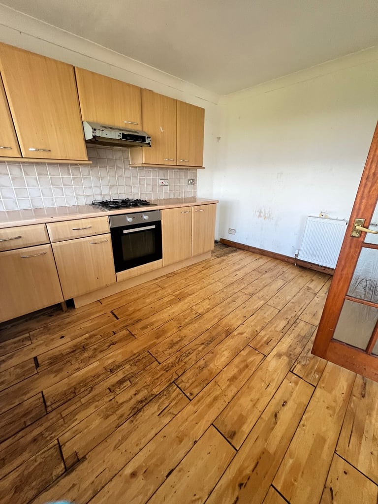 3 Bed Upper Maisonette 