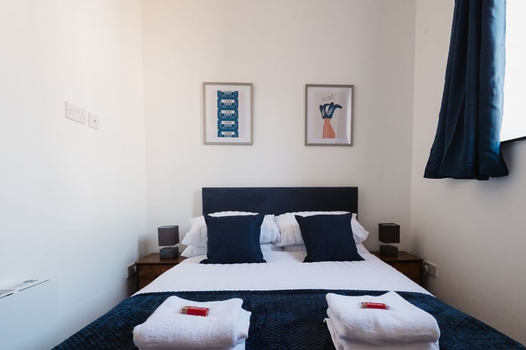 Short Term Let in Warrington | Town Centre | Parking