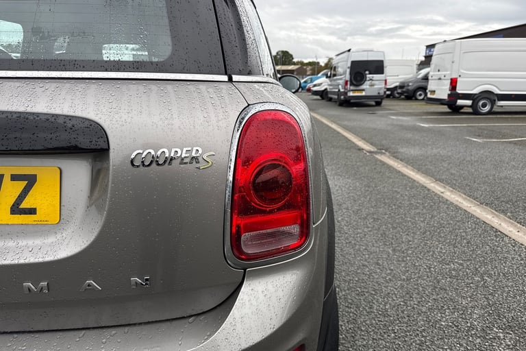 2019 MINI Countryman 1.5 7.6kWh Cooper SE Auto ALL4 Euro 6 (s/s) 5dr SUV PETROL/ELECTRIC Automatic