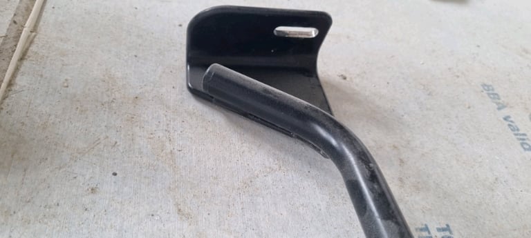 Genuine landrover Discovery 5 Dog Guard 
