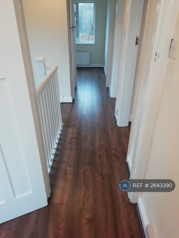 4 bedroom house in Lower City Road, Tividale, Oldbury, B69 (4 bed) (#2643390)