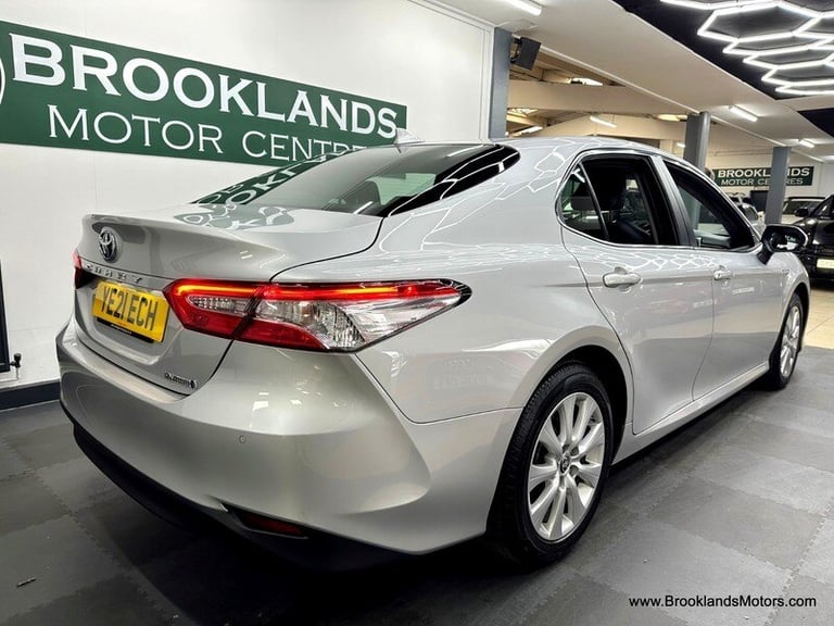 Toyota Camry 2.5 VVT-I DESIGN [SAT NAV, LEATHER &amp; HEATED SEATS]