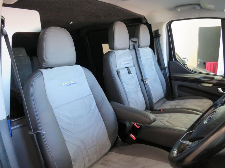 FORD TRANSIT CUSTOM 300 Limited Camper Van - Day Van - Motohome Black Manual Die
