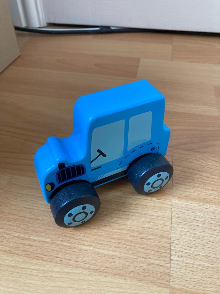 4 x smoby push along animal cars and 3 x wooden vehicles