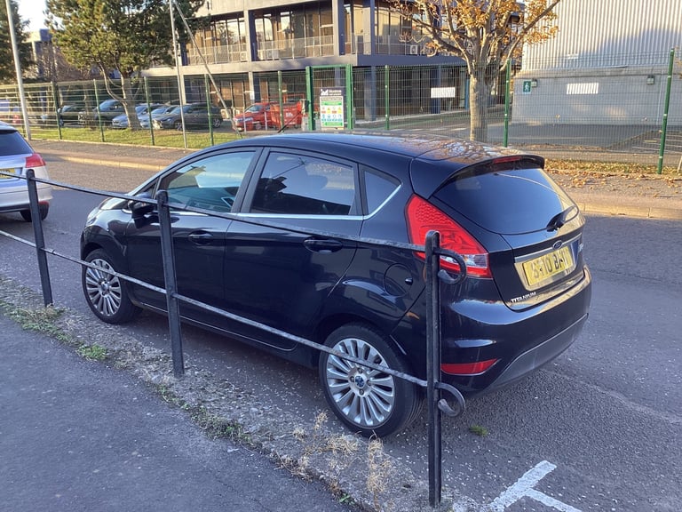 “🐝Buzz🐝”   Ford Fiesta Titanium  5drs  Full History  Extras