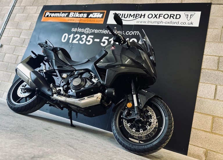 STUNNING ONE OWNER 2023/23 HONDA NT1100 MOTORCYCLE 