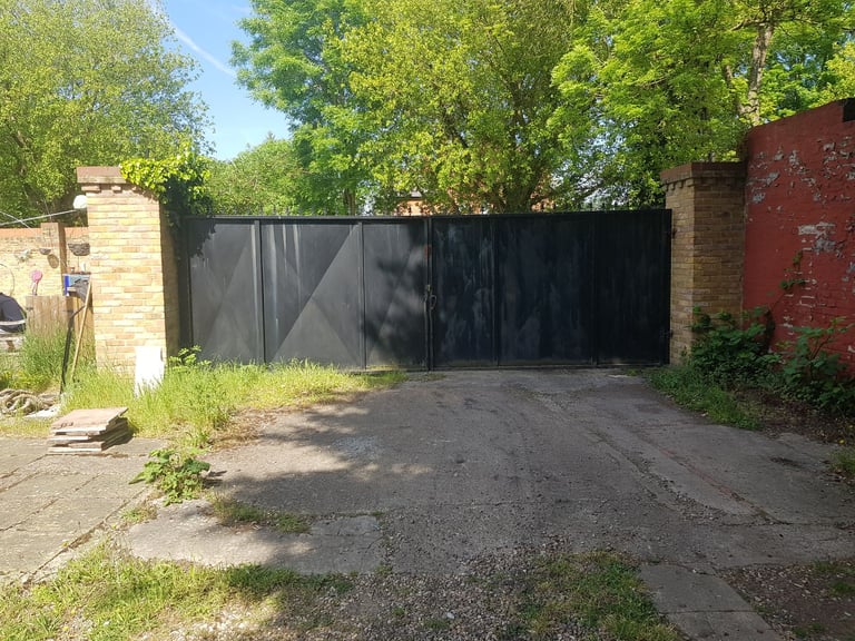 Yard available to rent Staines-upon-Thames