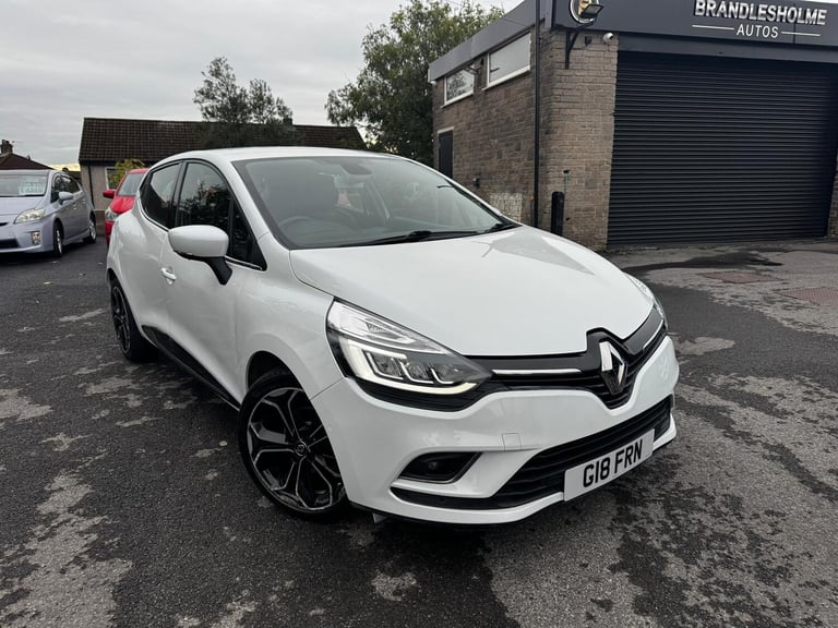 image for 2018 Renault Clio 0.9 TCE 90 Signature Nav 5dr HATCHBACK Petrol Manual