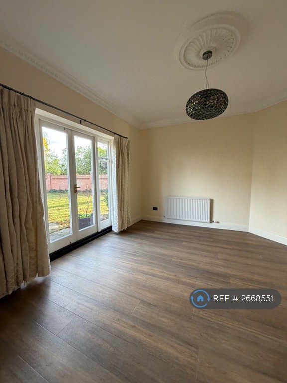 5 bedroom house in Queens Acre, Windsor, SL4 (5 bed) (#2668551)