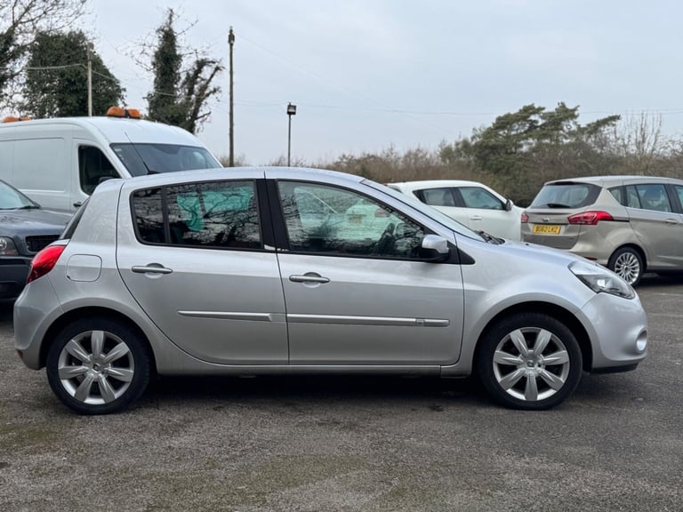 2011 Renault Clio 1.5 dCi Privilege TomTom Euro 5 5dr HATCHBACK Diesel Manual