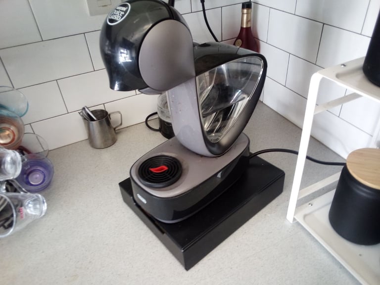 Dolce gusto pod coffee machine and pod drawer 