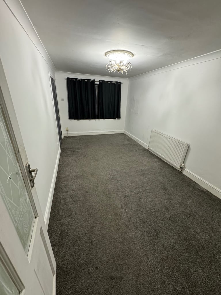 STUDIO FLAT TO RENT IN REDBRIDGE WITH SEPARATE ENTRANCE