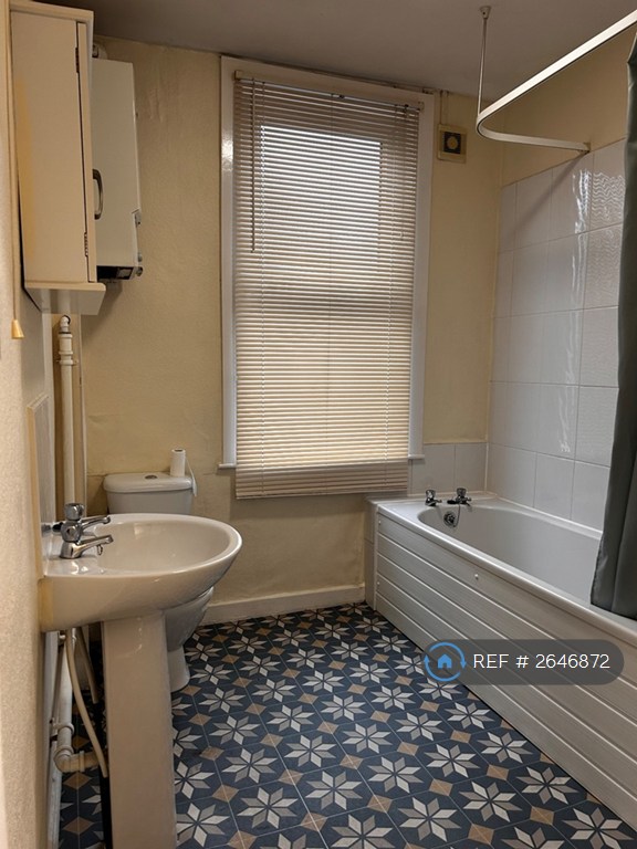 2 bedroom house in Recreation Place, Leeds, LS11 (2 bed) (#2646872)