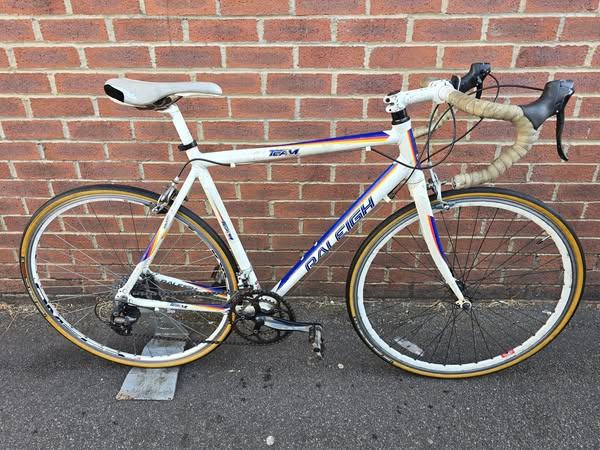 image for Road racing bike RALEIGH TEAM SPORT Wheels 700C Frame 21,5"