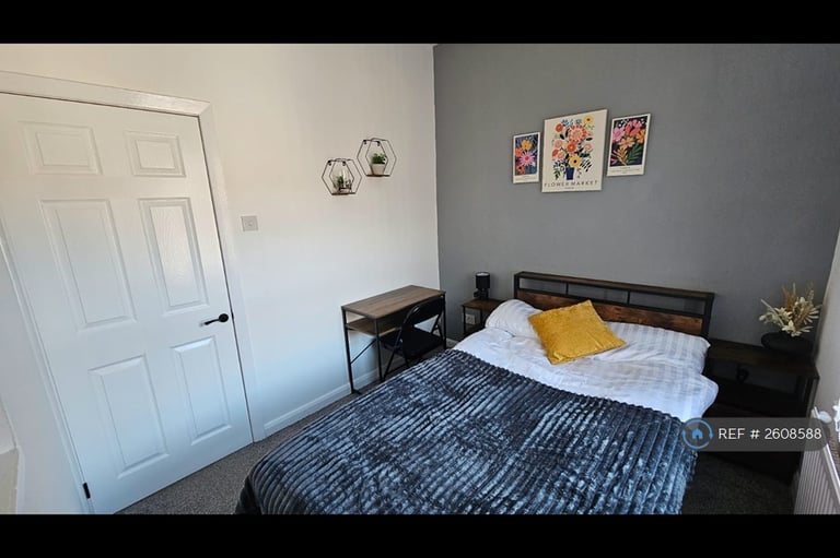 2 bedroom house in Parkfield Avenue, Manchester, M14 (2 bed) (#2608588)