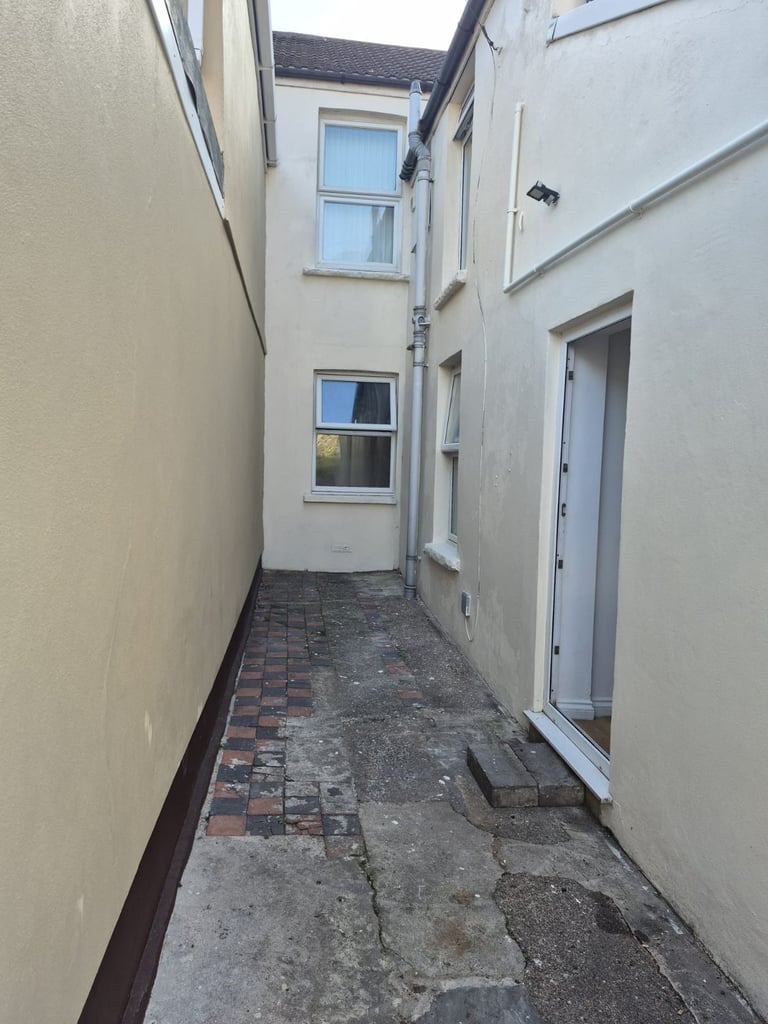 4 Bedroom House for Rent in Port Tennant 