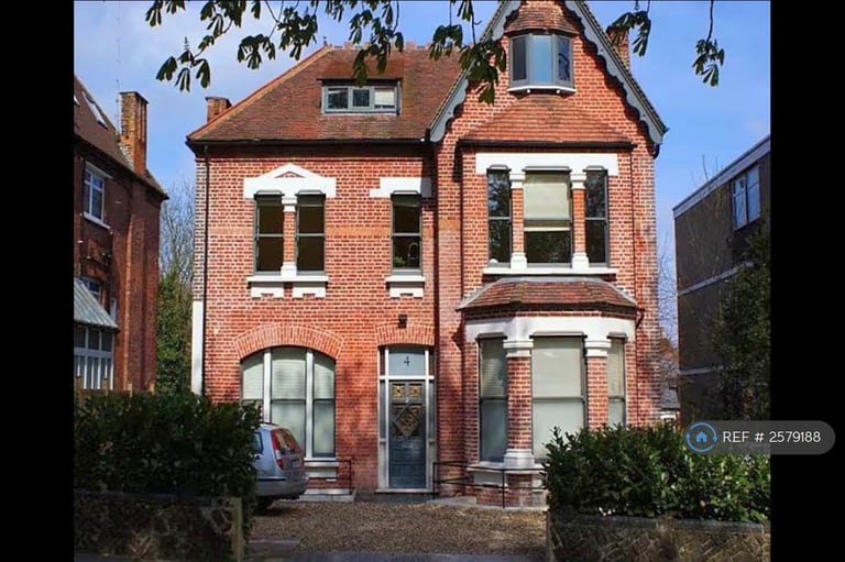 3 bedroom flat in Avenue Road, London, N6 (3 bed) (#2579188)