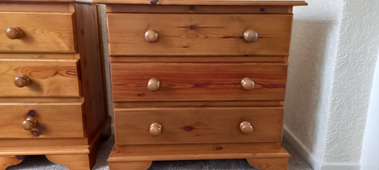 Chest of drawers