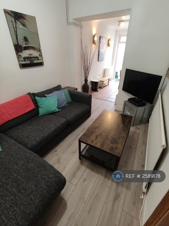 1 bedroom in Phillips Parade, Swansea, SA1 (#2589178)