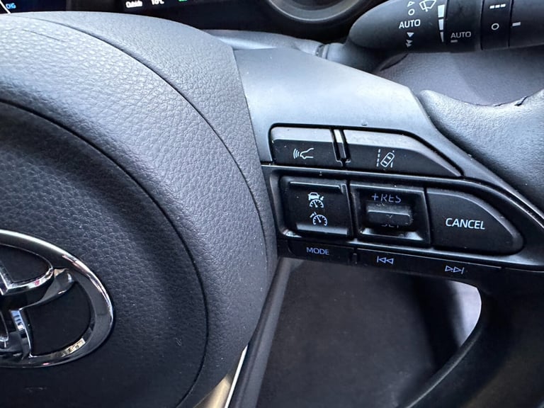 2022 Toyota Yaris 1.5 Hybrid Design 5dr CVT HATCHBACK Petrol/Electric Hybrid Automatic