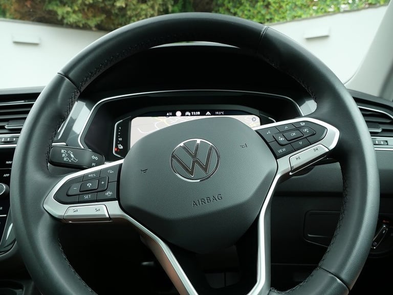 2023 Volkswagen Tiguan 1.4 TSI 13kWh Elegance SUV 5dr Petrol Plug-in Hybrid DSG Euro 6 (s/s) (245...