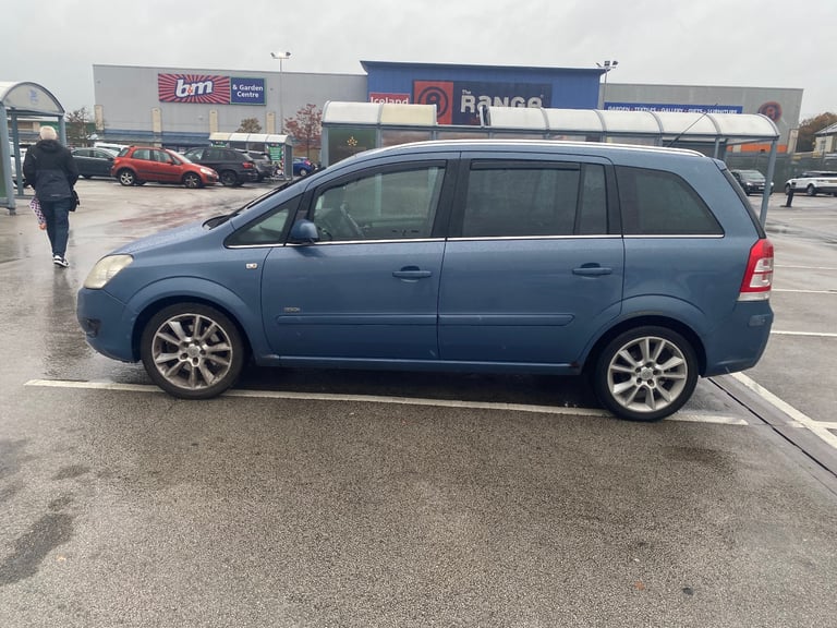 NICE CHEAP 7 SEATER TAKE A L@@K !!!!