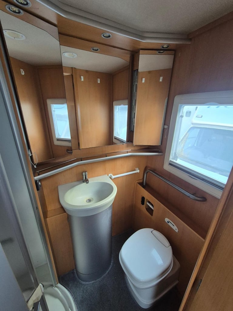 Frankia Holiday Class A Class Motorhome 2003