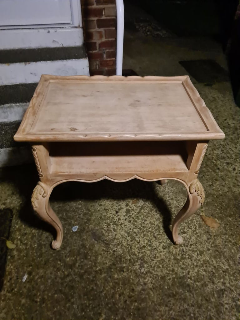 Stunning set of shelvs and table