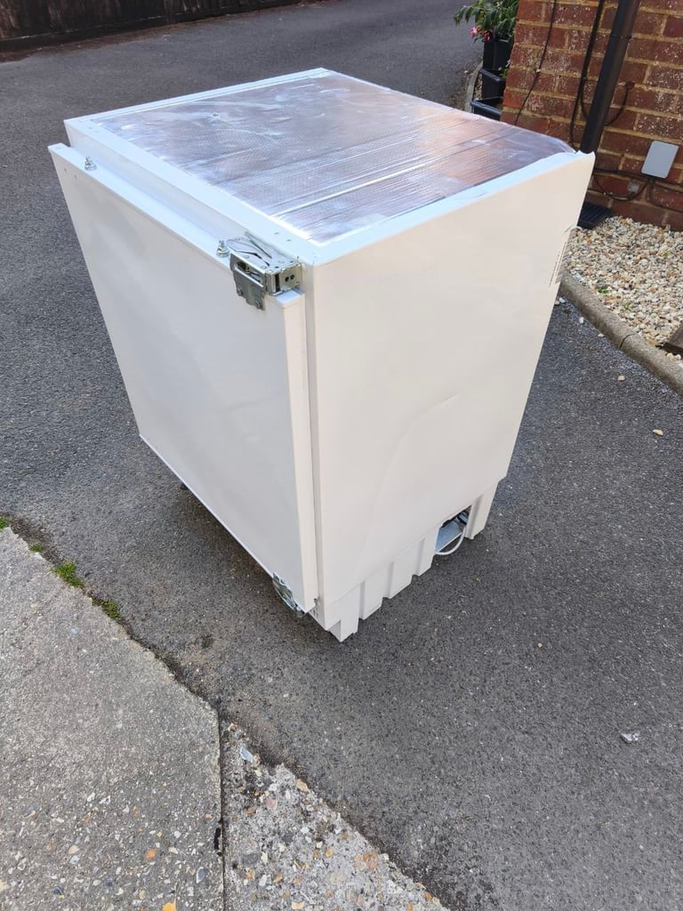 Freezer Integrated / Undercounter BELLING * A+ Energy * Like New