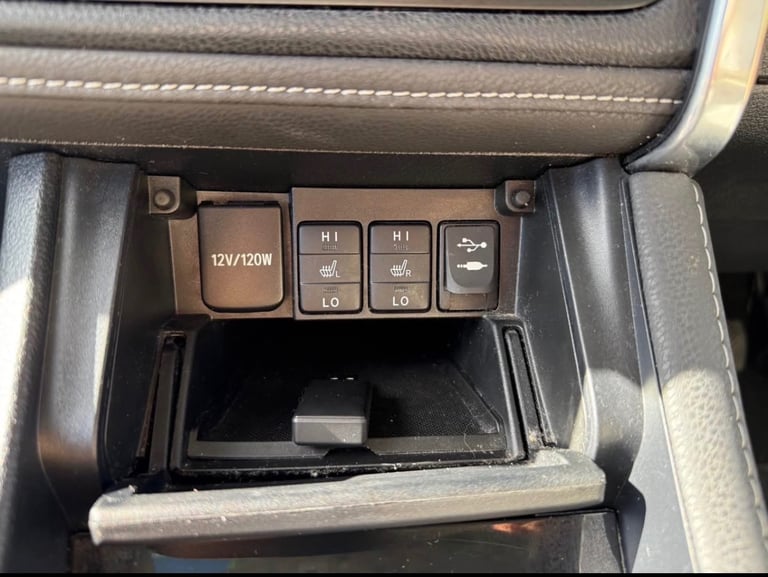 Toyota, AURIS, Hatchback, 2016, Manual, 1598 (cc), 5 doors