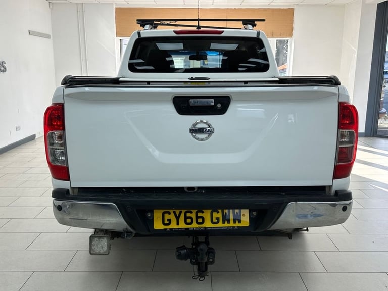 2016 Nissan Navara 2.3 dCi Tekna Pickup Double Cab 4dr Diesel Auto 4WD Euro 6 (190 ps) PICKUP Die...